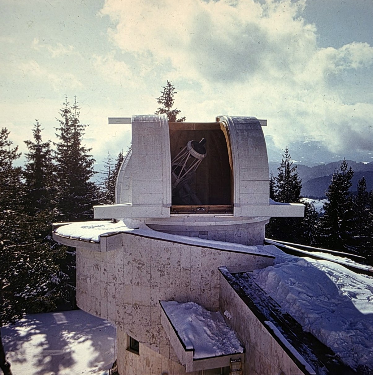 60-см телескоп и неговата кула